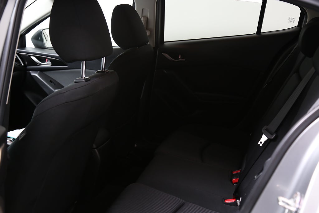 Mazda 3 Sport 2,0 SKYACTIV-G 120hk Vision Navi P-sensorer 2016