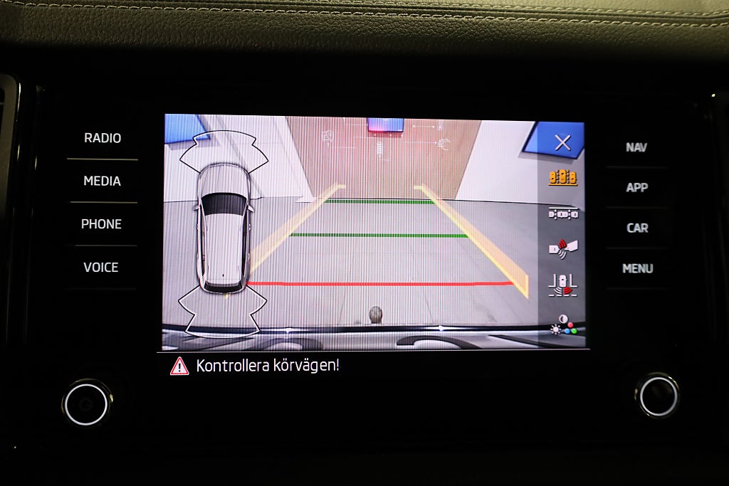 Skoda Kodiaq 2.0 TSI 4x4 Sportline Drag Värmare Kamera Cockpit 2023