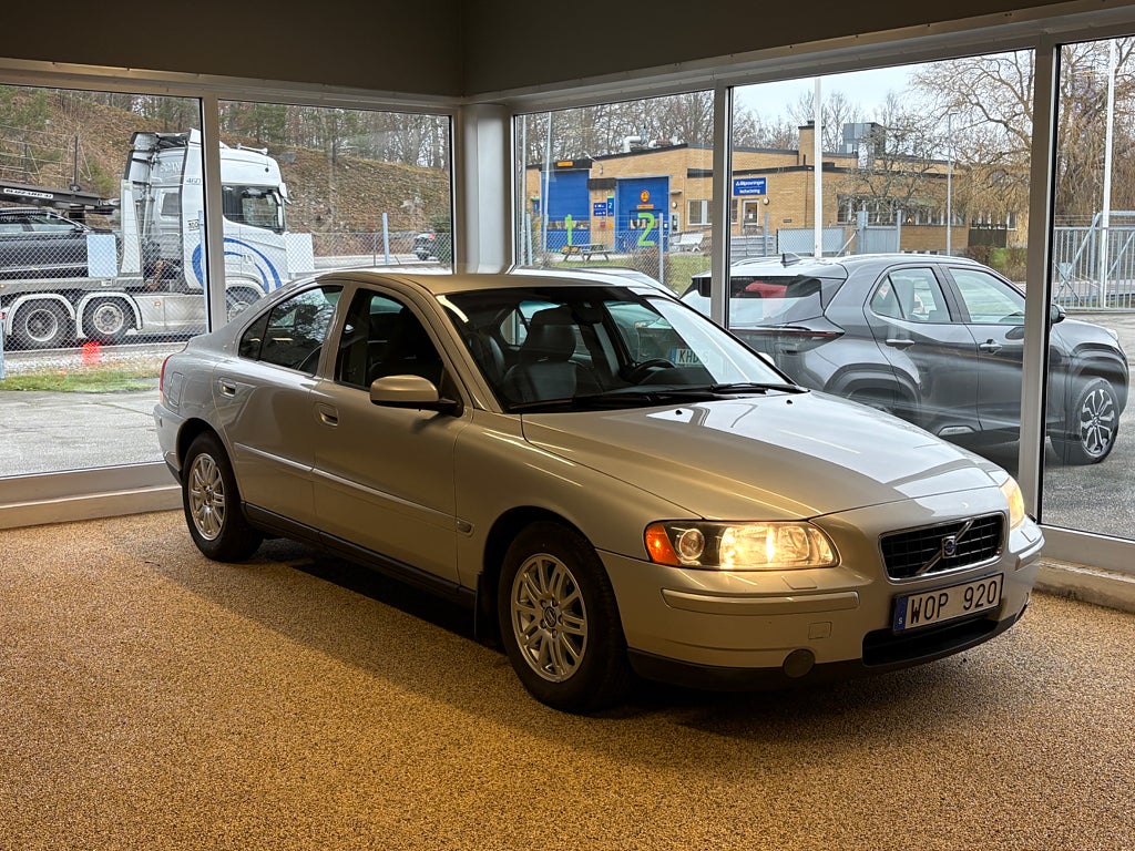 Volvo S60 2.4 Kinetic 140 HK Farthållare