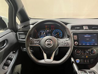 Halvkombi Nissan Leaf 10 av 17
