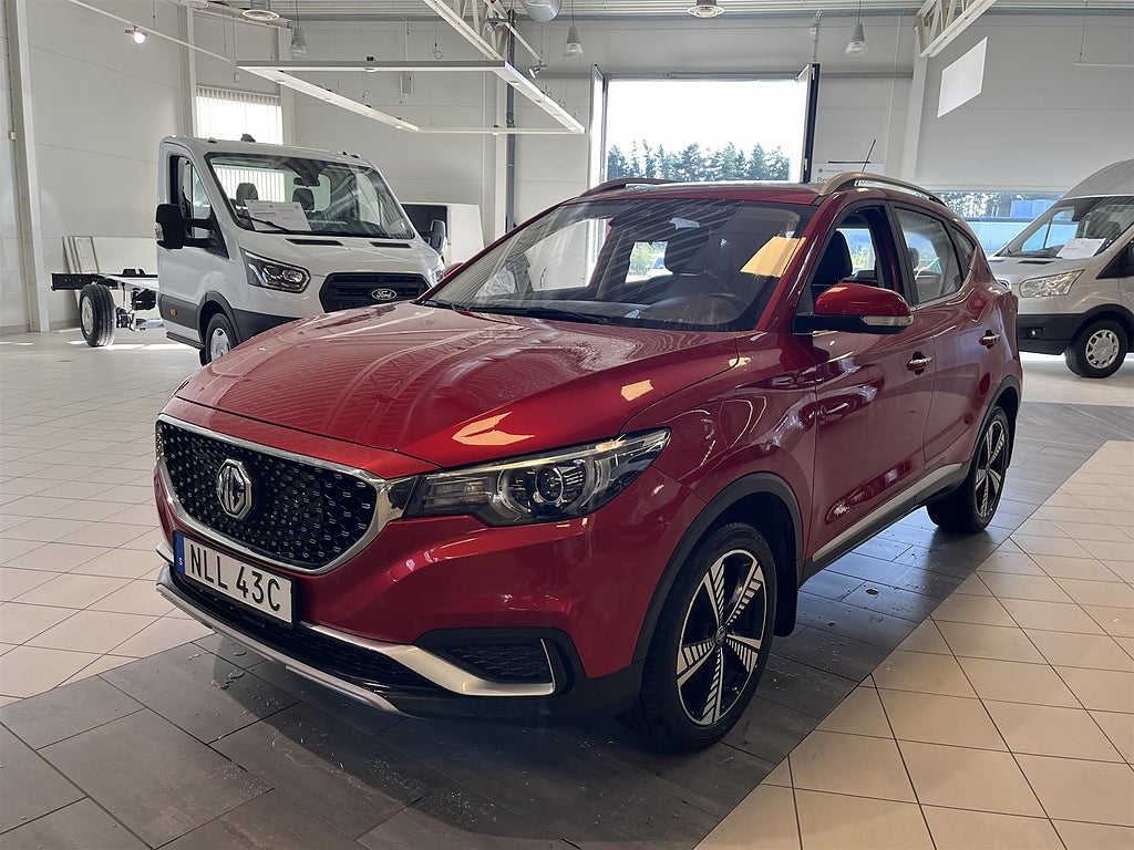 MG ZS Luxury 45kWh Pano Elstol Kamera | Ränta 1,99%