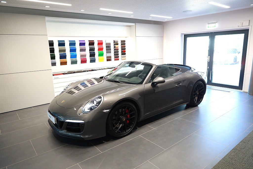 Porsche 911 Carrera 4 GTS Cabriolet PDK / 450 HK