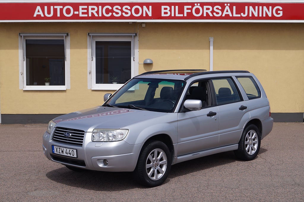 Subaru Forester 2.0 4WD | Fyrhjulsdriven | Taklucka | Dragkrok | Skinn