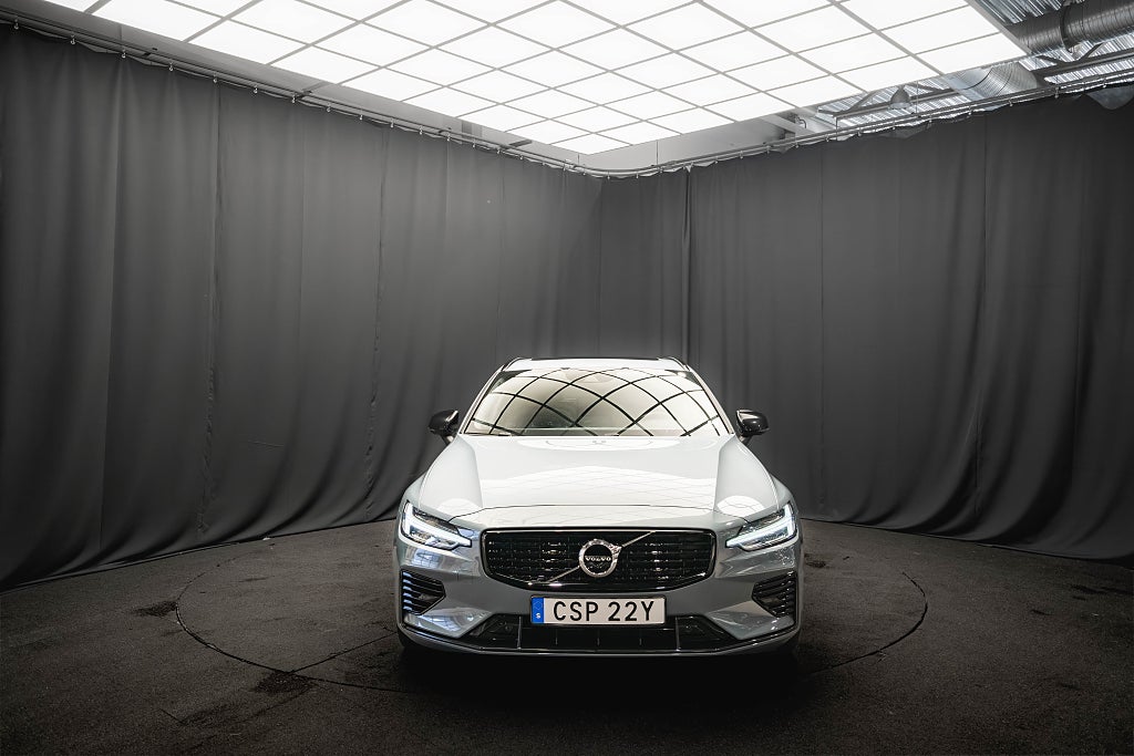 Volvo V60 Recharge T6 AWD R-Design PANO DRAG H/K 360° 1-ÄGARE