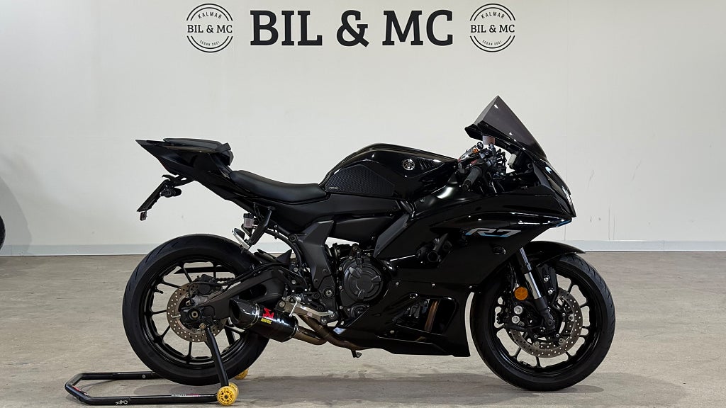 Yamaha R7 Akrapovic Helsystem låga mil 0kr insats 
