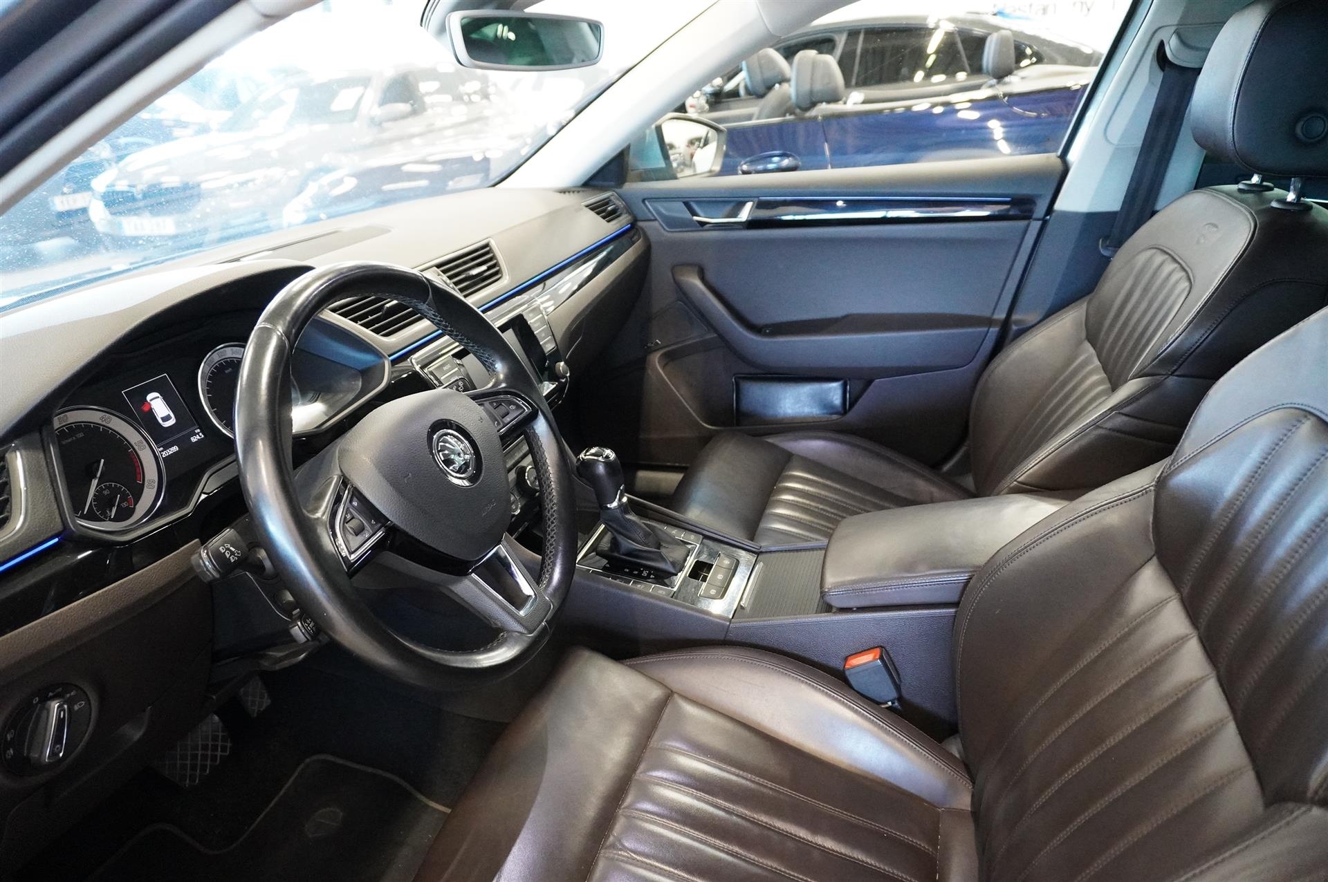 Skoda Superb 2.0 TDI SCR 2016, kuva 7/10