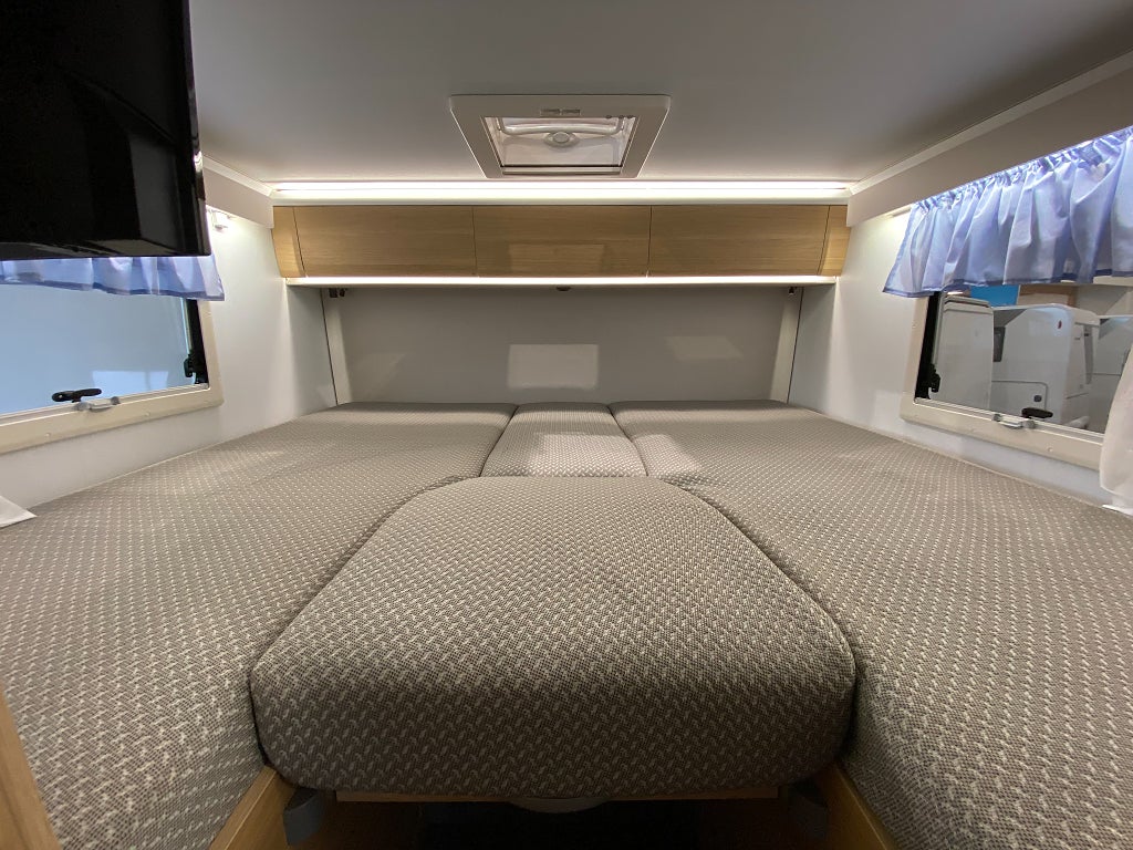 Adria Matrix Axess 670 SL /Taksäng/Solcell/B-körkort/Maxx-fan/EL-Patro - Adria