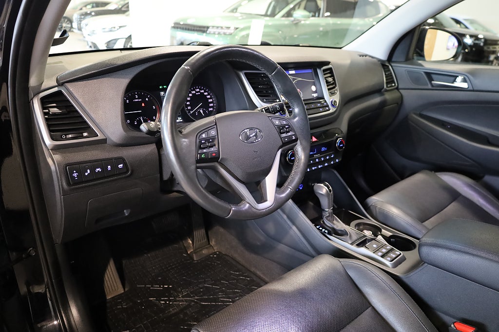 Hyundai Tucson 2.0 CRDi 4WD Premium Pano Navi Kamera M-Värme Läder