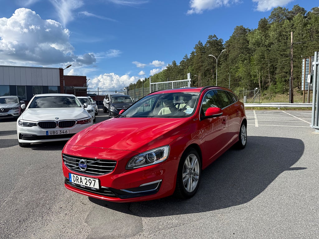 Volvo V60 D6 Plug-in Hybrid AWD 283hk Automat Kamera Välutrustad