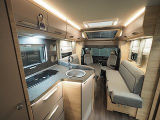 Husbil-halvintegrerad Knaus Van Ti Plus 700 LF 5 av 12