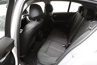 Halvkombi BMW 118I 22 av 23