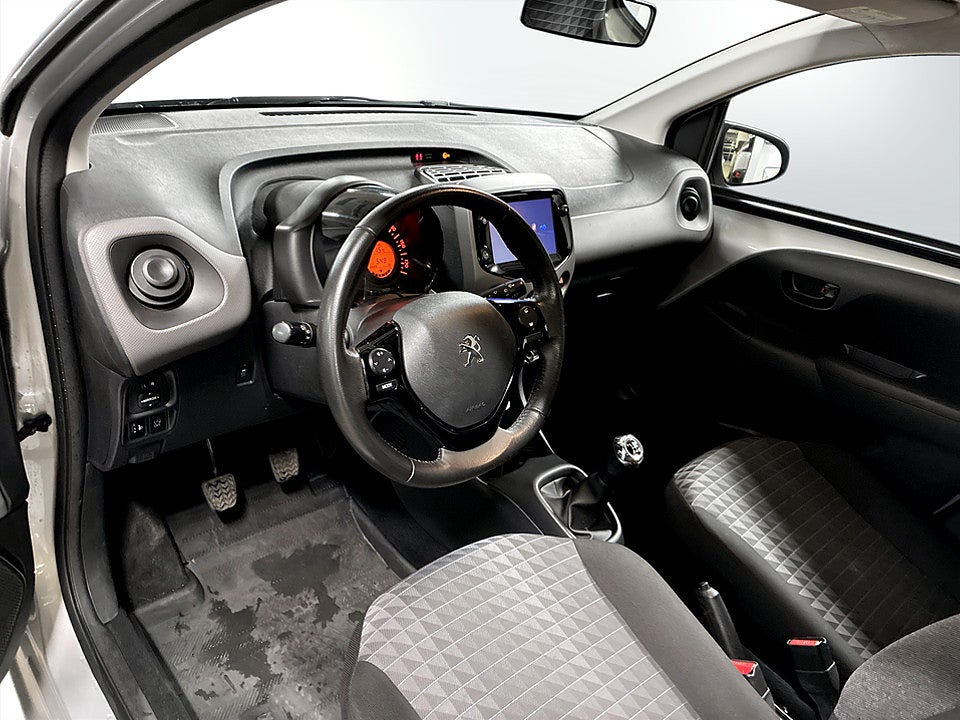 Bild på Peugeot 108 Active 5-dörrar 1.0 VTi 72hk BACKKAMERA
