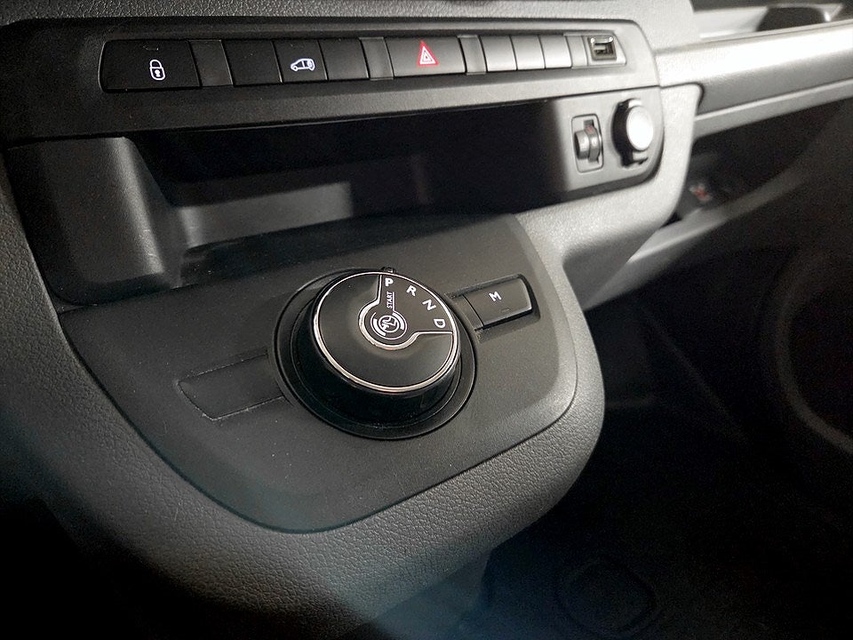 Bild på Opel Vivaro Business 2.0 177hk Aut L3 - DRAG, P-SENSOR BAK