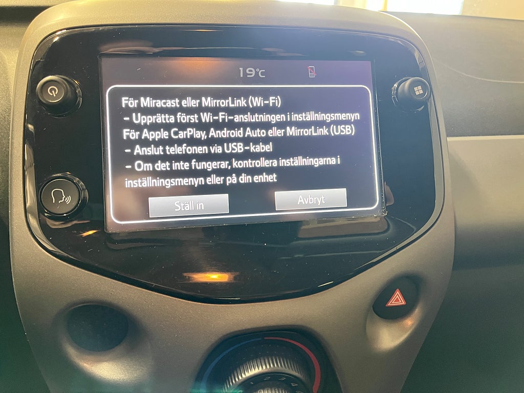 Toyota Aygo 5-dörrar 1.0 VVT-i X-PLAY / Kamera/ CarPlay/ V-hjul thumbnail