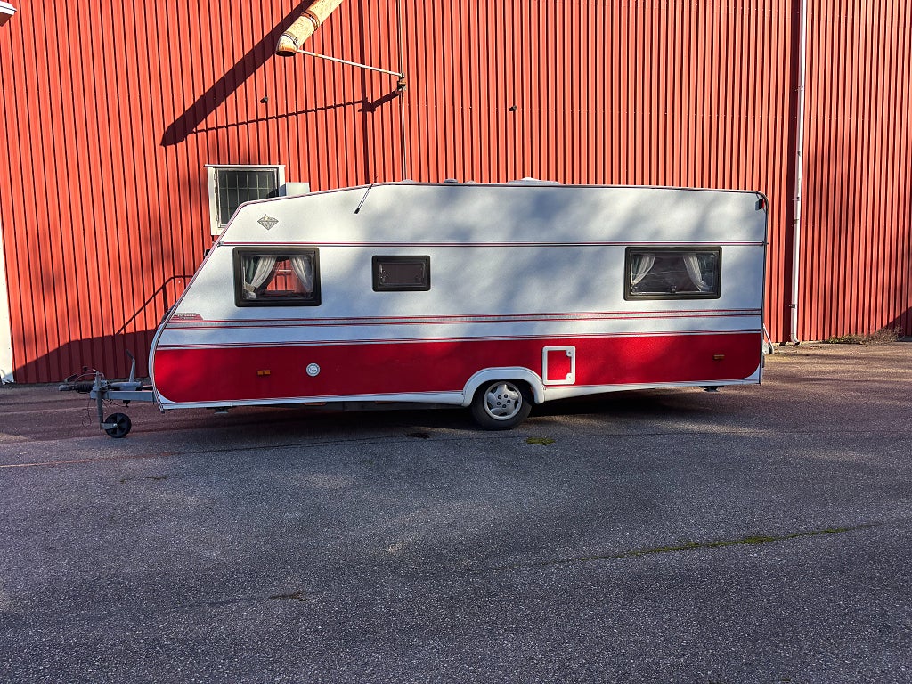 Kabe Ametist GLE 1490 kg /Året runt vagn / 779 kr/mån