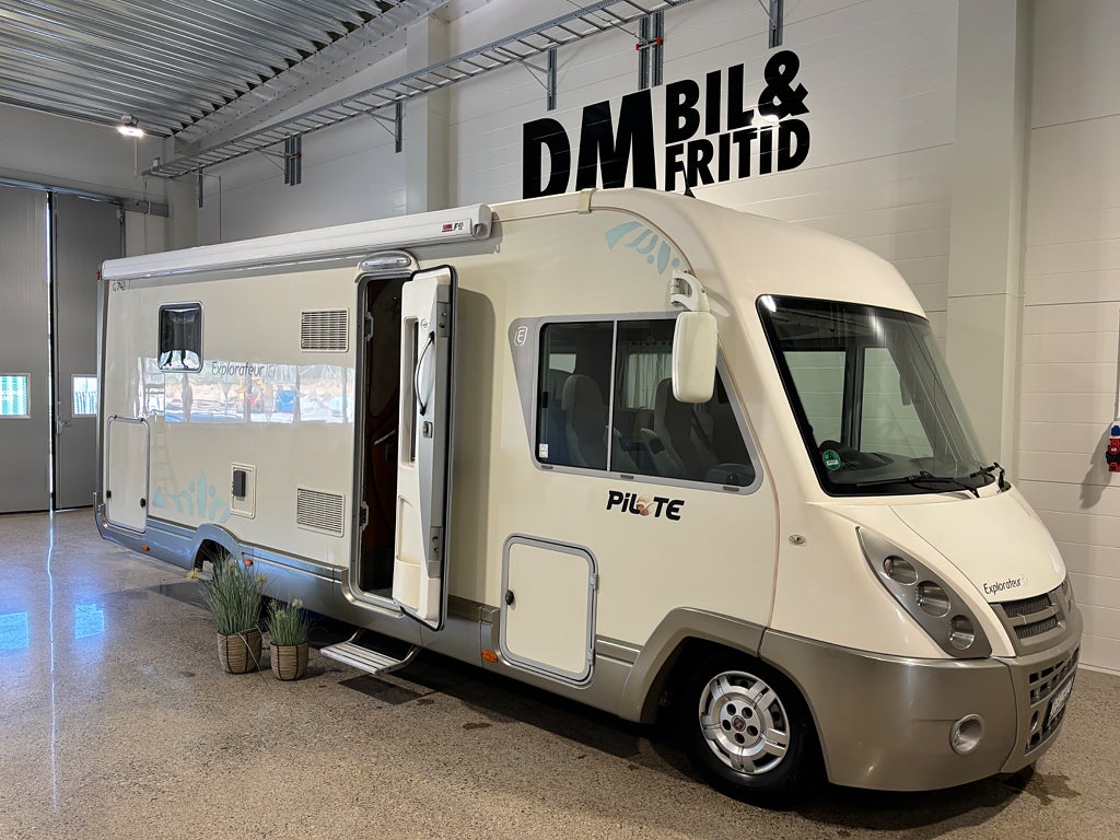 Pilote G 742 XLC EXPLORATEUR ALDE / Kamkedja / Queenbädd / Taksäng / Ga