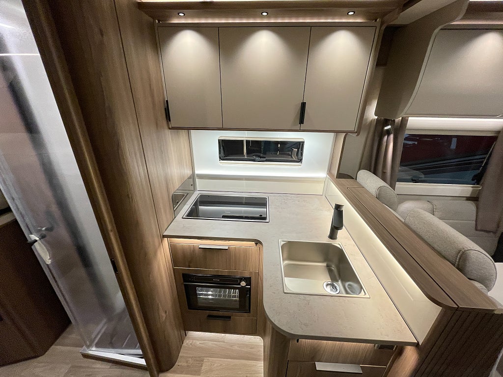 Kabe TMX 810 LGB /5 bältad/Mercedes 170hk/ALDE/Taksäng - Kabe