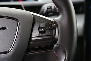 SUV Ford Mustang Mach-E 11 av 22