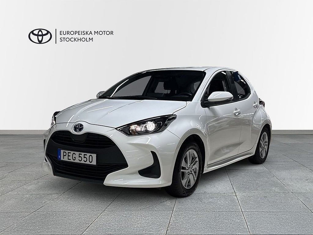 Toyota Yaris 1,5 HYBRID 5D ACTIVE / V-hjul