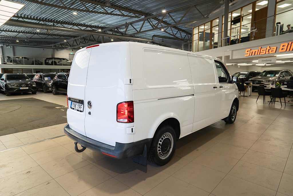Volkswagen Transporter T30 TDI KAMERA D-VÄRMARE DRAG CARPLAY MOMS 1-ÄGARE