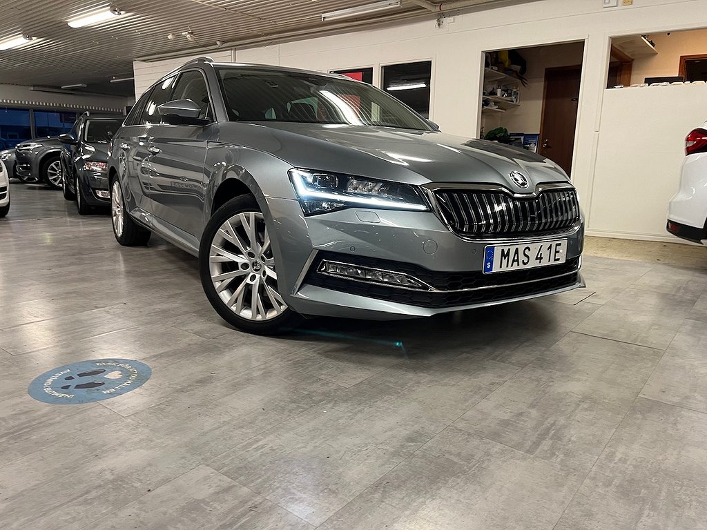 Skoda Superb iV Plug-in Hybrid Business Värmare Skinn Drag