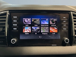 Skoda Karoq 2.0 TDI 4×4 Style Drag Värmare Kamera Skinn Psens S&V – bild 16