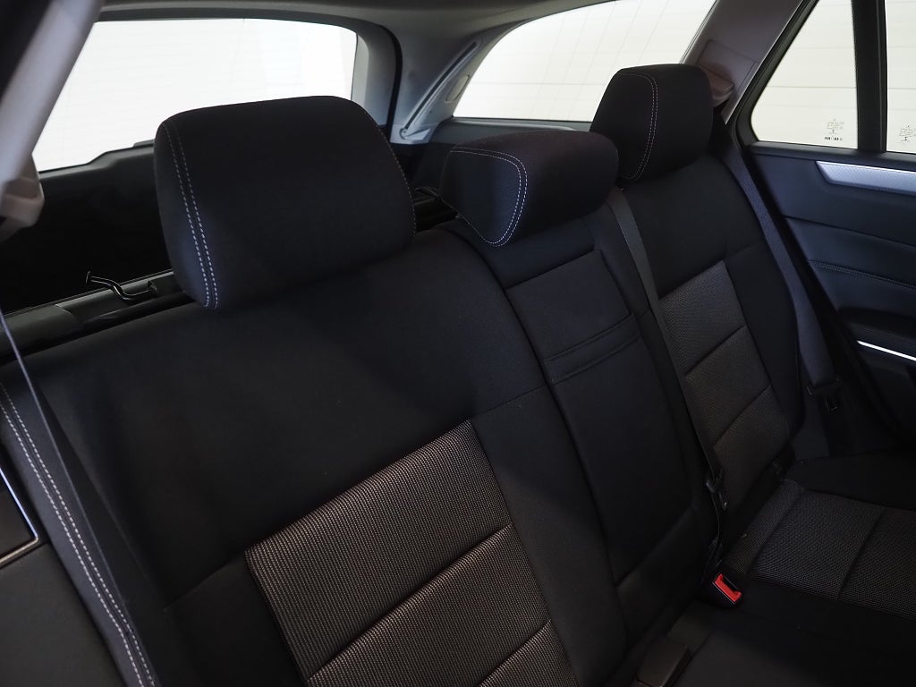 Mercedes-Benz E 220 T CDI BlueTEC 9G-Tronic 170hk Dragkrok Låga mil 2015