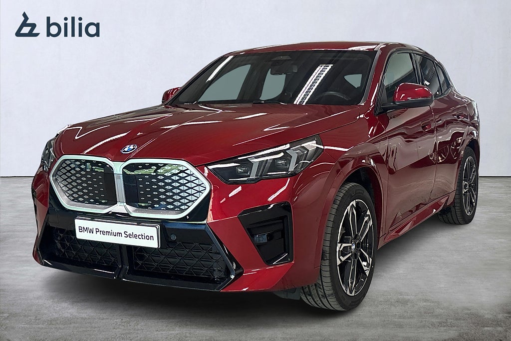 BMW iX2 xDrive 30 M-Sport | Aktiv farth. | Tonade rutor | Drag