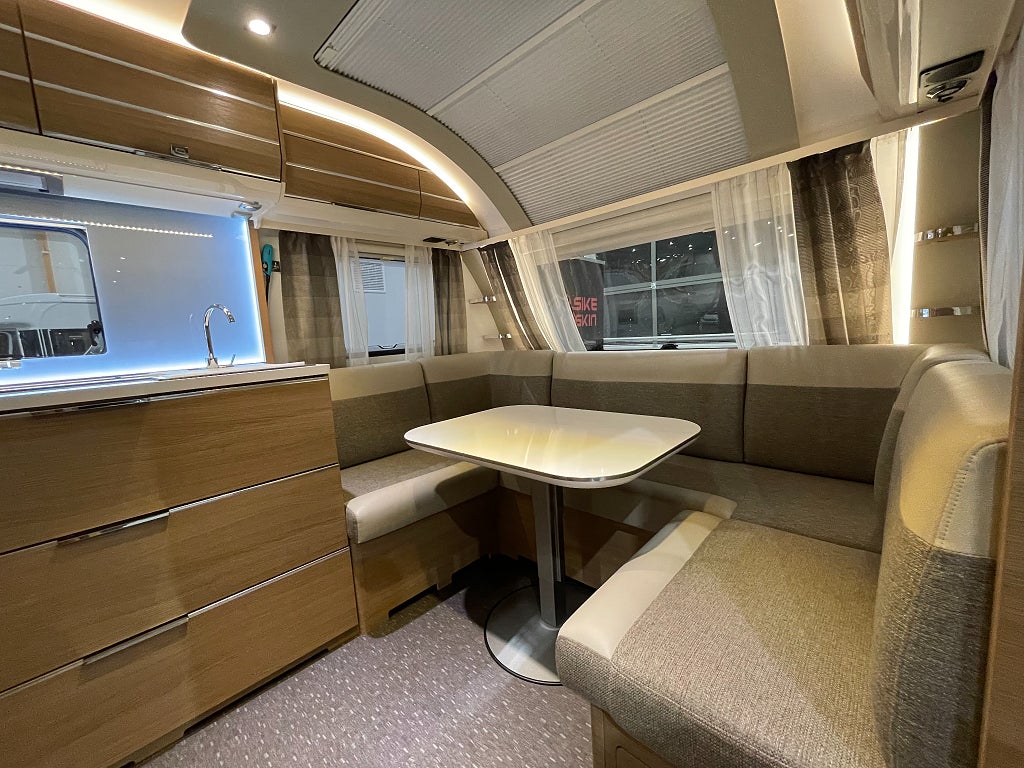 Adria Adora 572 UT /ALDE/Långbäddar/Markis/Badrum bak - Adria