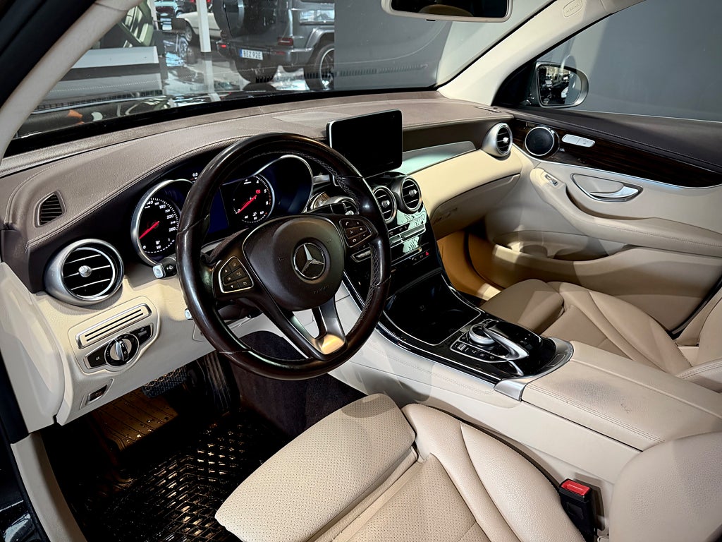 Mercedes-Benz GLC 220 d 4MATIC Exclusive Värmare Läder Drag - bild 4