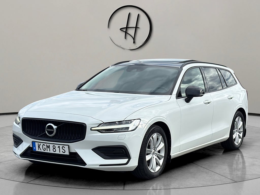 Volvo V60 Momentum Keyless VOC Drag Pilot Assist Panoramatak 