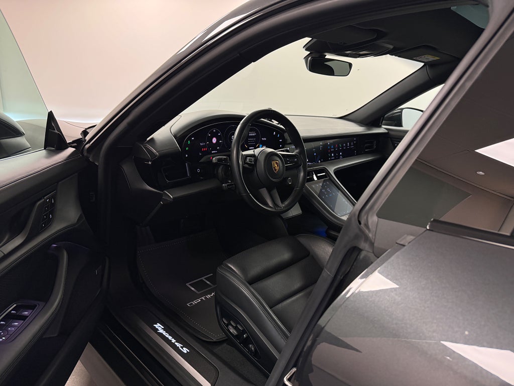 Porsche Taycan 2022 - miniatyr 3