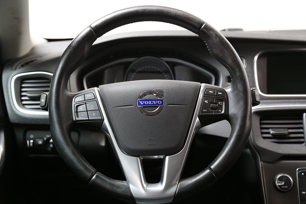 Volvo V40 T2 Momentum 120hk 2014