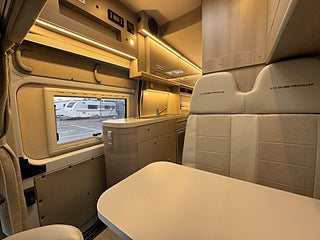 Husbil-halvintegrerad Globe-Traveller Pathfinder Z 150HK Automat! Långbäddar & utfällbar dubbelbädd! 6 av 19