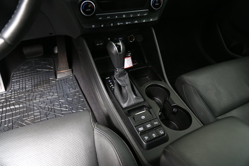 Hyundai Tucson 1,6 T-GDI 177hk Premium AWD Pano Skinn 360°-kamera Drag 2019