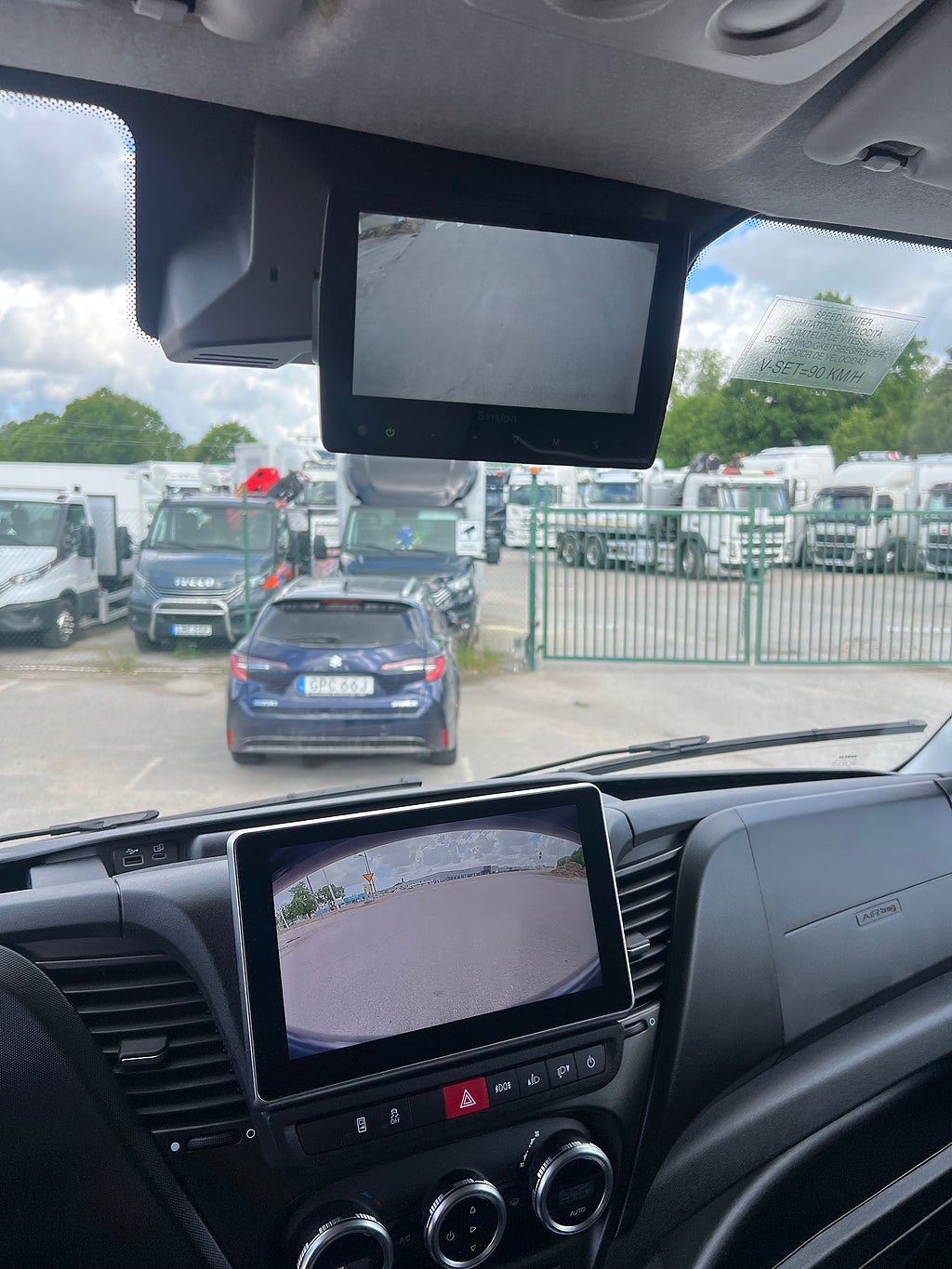 Iveco Daily 72C14G A8 CNG Skåpbil med Z-Lift
