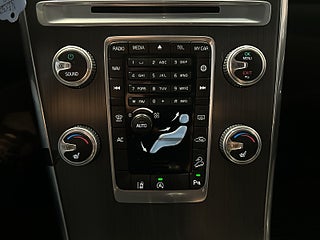 Volvo XC60 D4 AWD Aut Summum Business Edt Skinn/Dvärm/SoV/Ledramp – bild 19