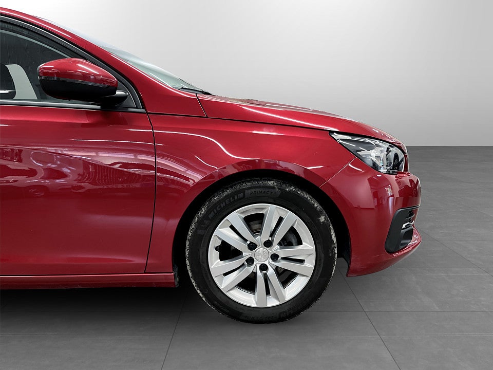 Bild på Peugeot 308 5D Active 1.2 PT 131hk CARPLAY BACKSENSORER