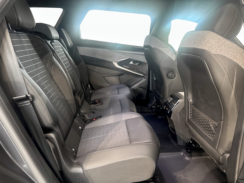 Bild på Peugeot 5008 GT+ Hybrid - DEMO