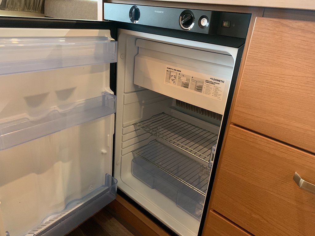 Knaus Sport  400 LK / Mover / Solcell / Markis / Barnkammare - Knaus