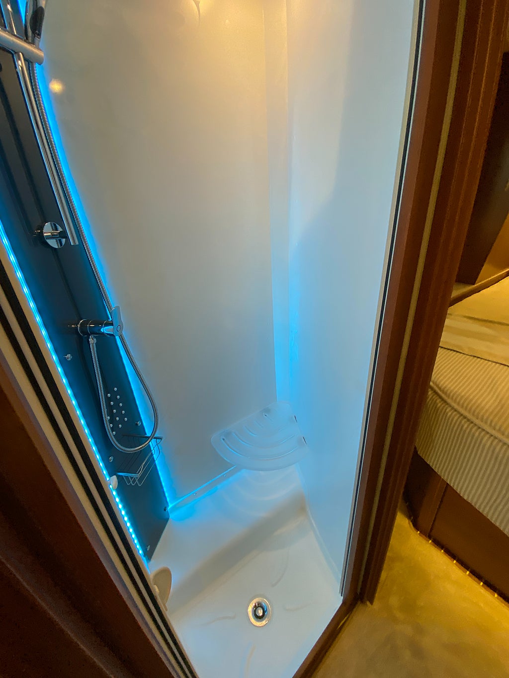 Rapido 7096 F /ALDE/AC bodel/Solcell/Automat 150hk/F2F - Rapido