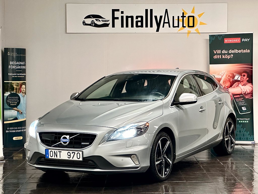 Volvo V40 D4 R-Design. B-kamera/Navi/Drag/Motorvärmare/Döda-Vinkel 