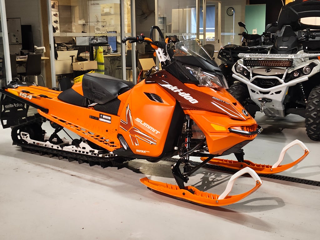 Ski-Doo Summit X 154 800 E-tec 