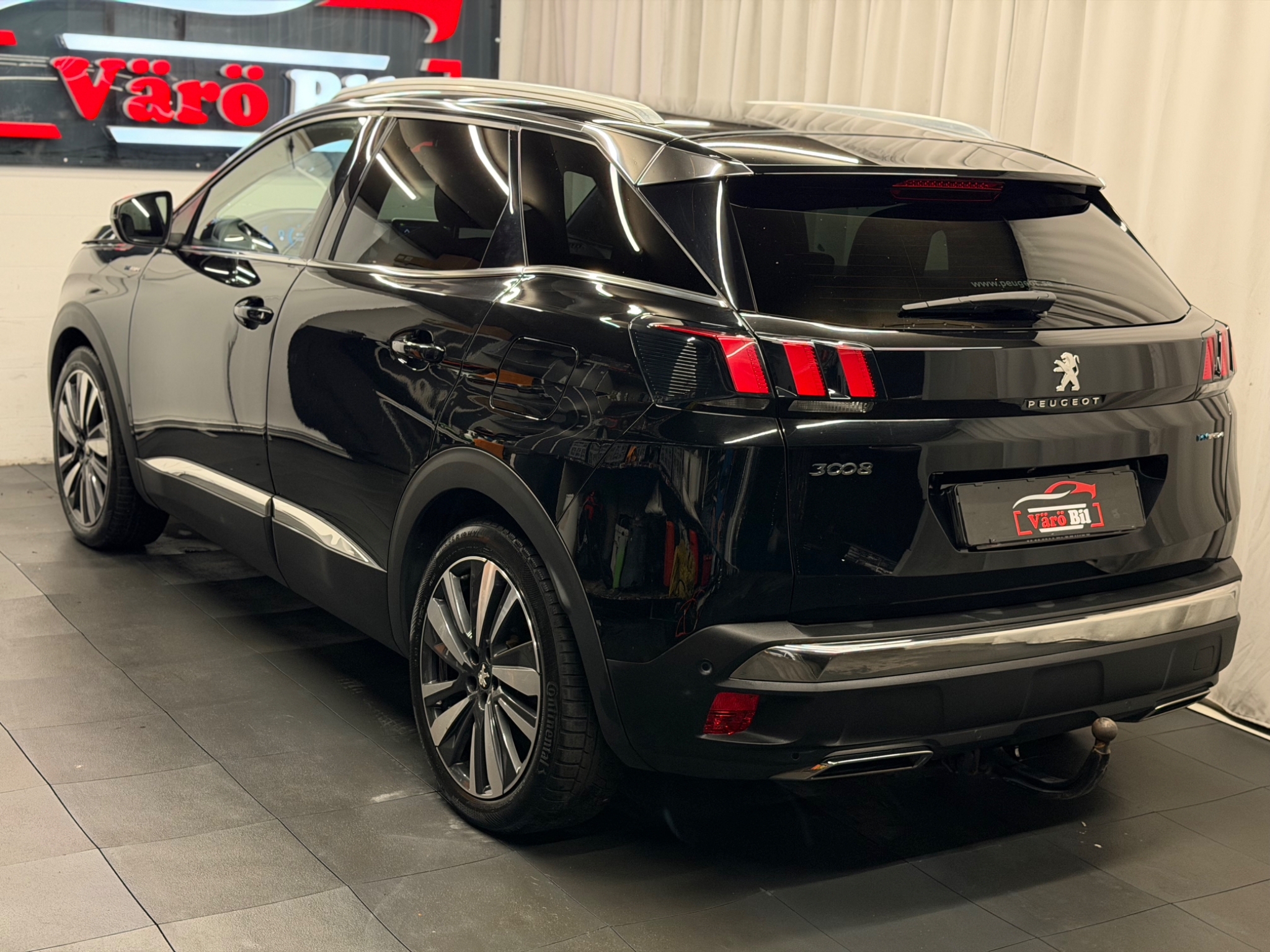 Peugeot 3008 GT HYBRID4 300hk l 360 2019, kuva 3/58
