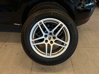 Porsche Macan PDK Sport Chrono AWD 252hk Drag/Skinn/SoV-hjul