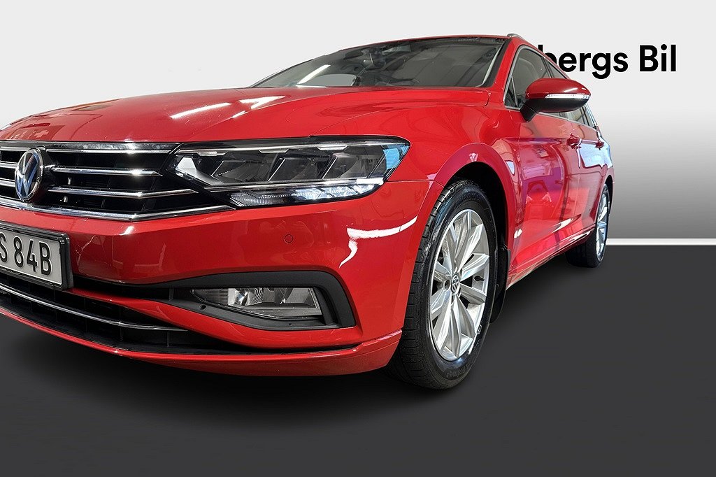 Volkswagen Passat Sportscombi 1.5 TSI DSG Värmare Dragkrok 150hk