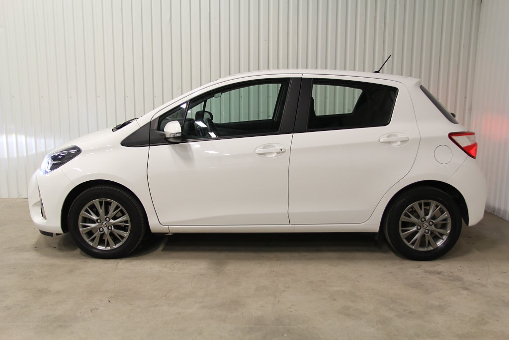 Toyota Yaris 5-dörrar 1.5 nyservad, nybesiktigad