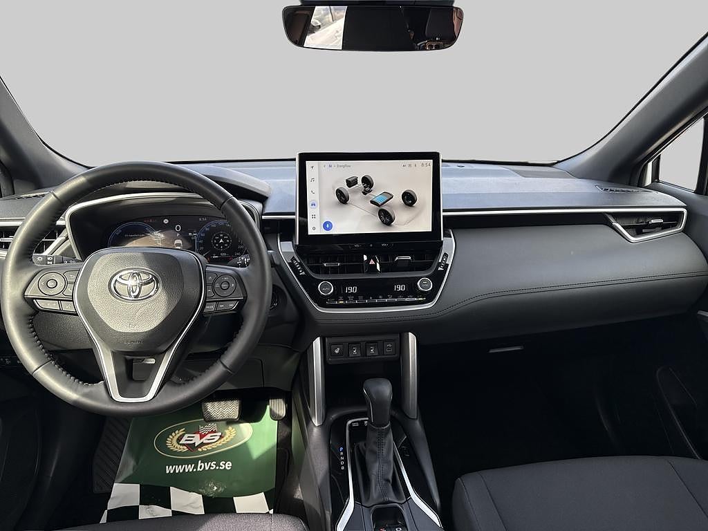 Toyota Corolla Cross 2024 - miniatyr 8