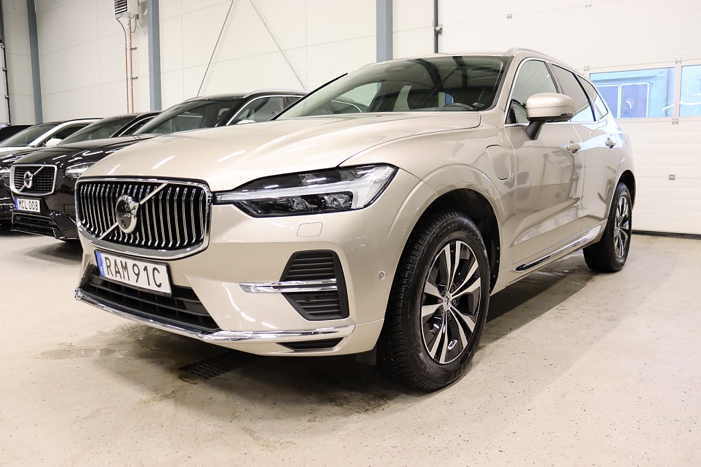 Volvo XC60 Recharge T6 AWD Läder 1-Ägare Pano Drag 360° 350hk