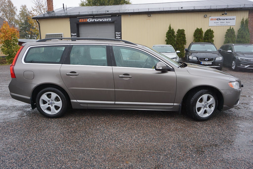 Volvo V70 2010 - miniatyr 2
